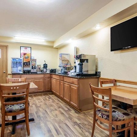 Econo Lodge Cloverdale Экстерьер фото