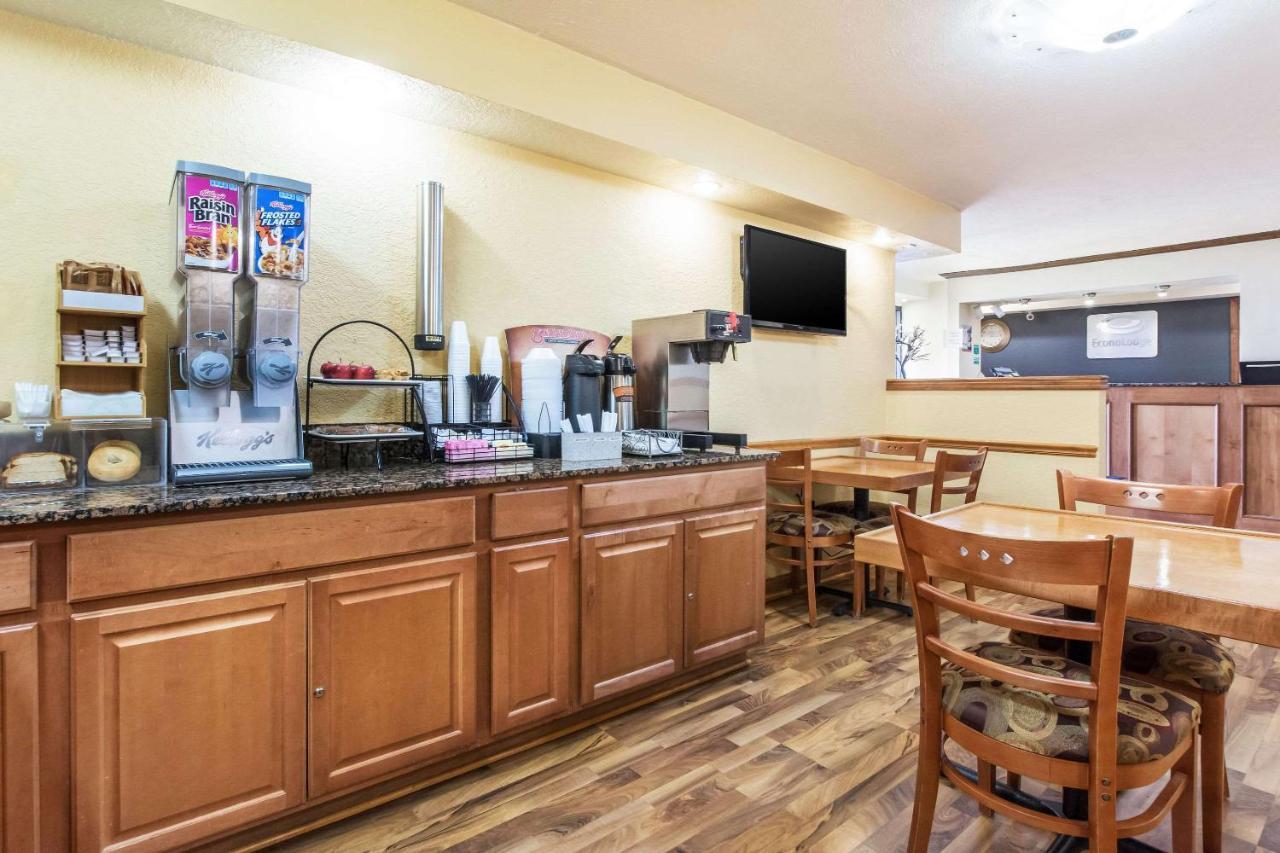 Econo Lodge Cloverdale Экстерьер фото
