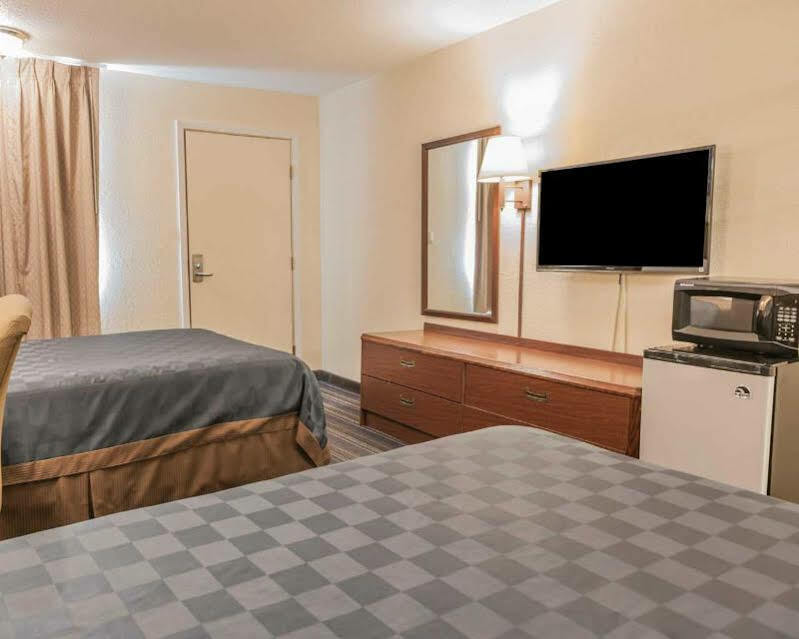Econo Lodge Cloverdale Экстерьер фото